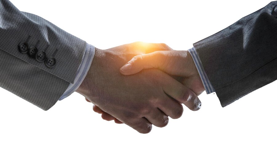 conceito-de-parceria-e-trabalho-em-equipe-midia-mista_641298-14981